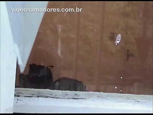 ❤️ Bărbat excitat care își privește prietena cu un alt tip, înregistrând un video de sex fără a deranja cuplul ☑  at us