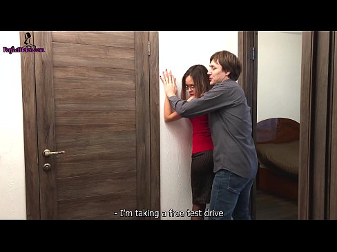 ❤️ Agentul imobiliar sexy își masturbează senzual păsărica și o fute în timp ce își vinde apartamentul - Krempai ☑  at us